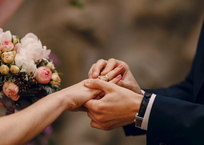 Setelah Putus, Perempuan Jepang Temukan Cinta pada Karakter AI dan Menikah Secara Digital