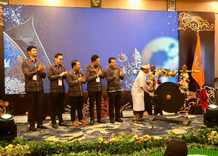 Gubernur Wayan Koster Dorong Konsep Rumah Masa Depan Hemat Lahan di Bali