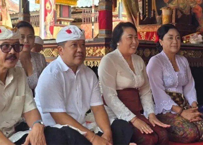 Pujawali di Pura Puseh Bangli, Bupati Sedana Arta Ajak Jaga Tri Hita Karana