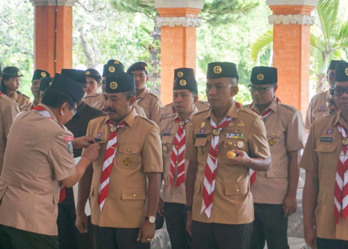 Camat Banjar Hadiri Pelantikan Pengurus Kwarcab Gerakan Pramuka Buleleng Masa Bakti 2025–2030