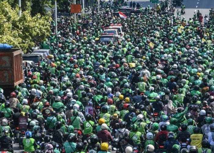 Taksi Online Bali Belum Wajib Pelat DK, Raperda ASK Masih Proses Fasilitasi