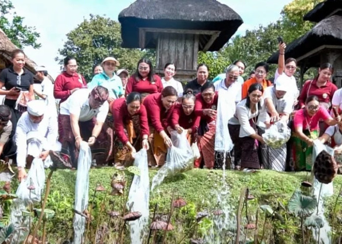 Terapkan Tri Hita Karana, WHDI Badung Tanam Pohon dan Tebar 5.000 Benih Ikan