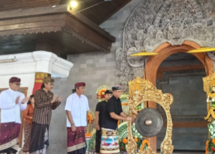 Bulan Bahasa Bali 2026 Resmi Dibuka di Gianyar, Dorong Generasi Muda Lestarikan Bahasa dan Aksara Bali