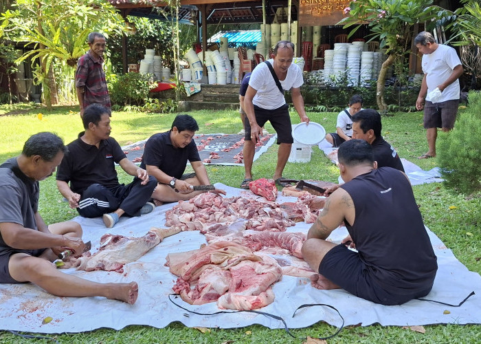 Intip Kebersamaan Semeton Bali Jelang Hari Raya Kuningan