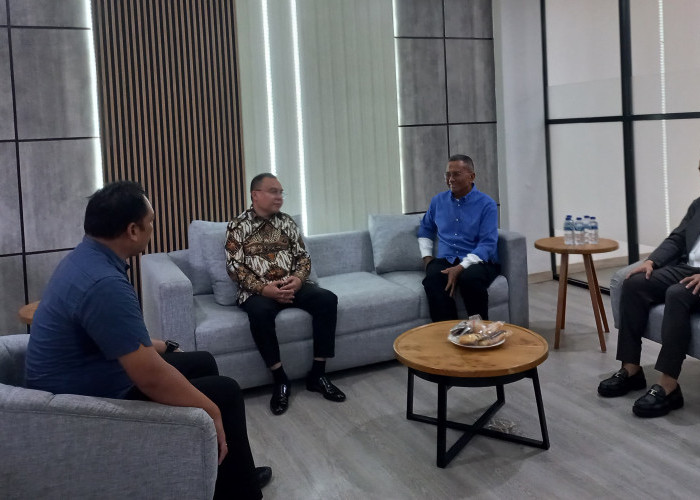 Sufmi Dasco dan Raffi Ahmad Kunjungi Kantor Disway, Ada Apa?