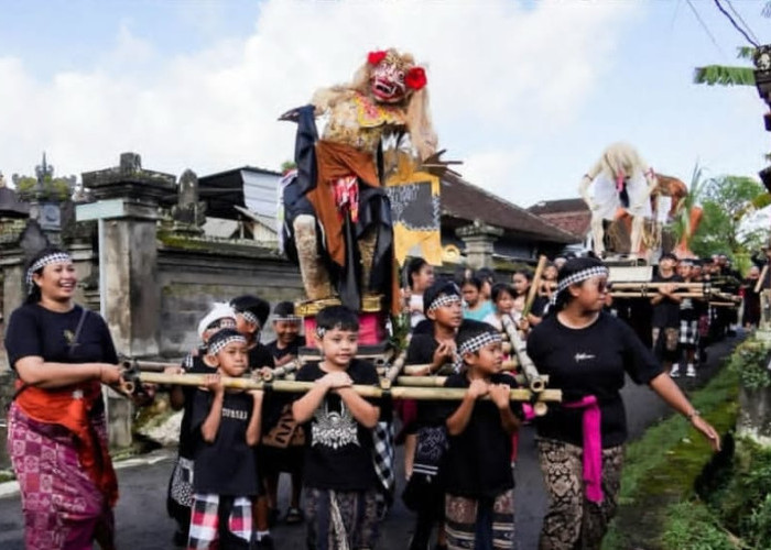 Pawai Ogoh-Ogoh SD No 3 Blahkiuh Jadi Media Edukasi Budaya bagi Siswa