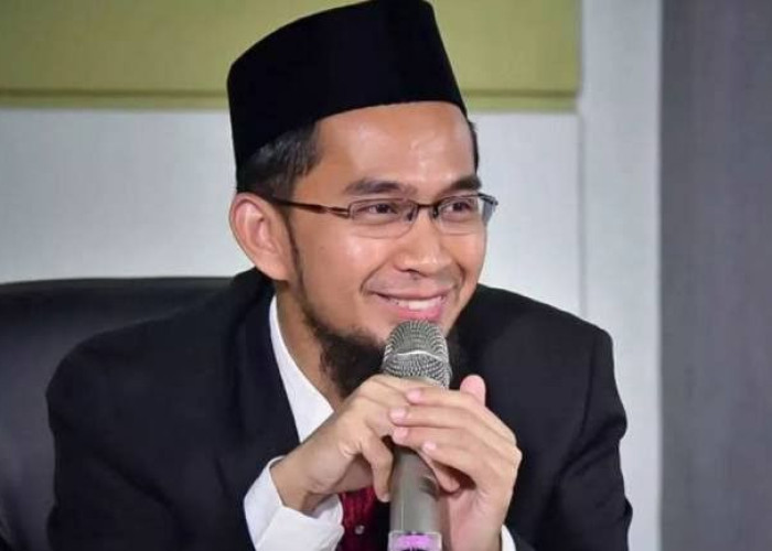 Sholat Idul Adha Jatuh pada Hari Jumat, Mana yang Diwajibkan Terlebih Dahulu? Ini Penjelasan Ustaz Adi Hidayat