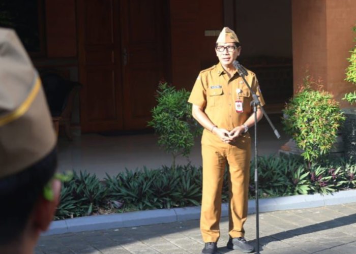 Sekda Denpasar Pimpin Apel Disiplin ASN, Tekankan Kinerja dan Pelayanan Publik Optimal