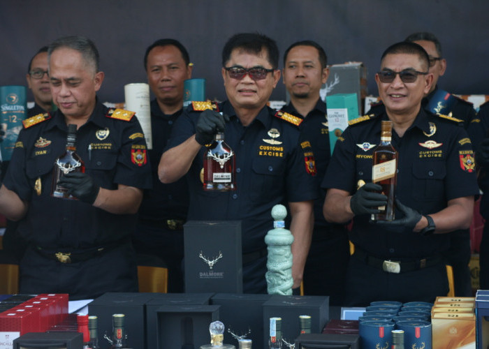 Bea Cukai Bali Sita 19 Ribu Botol Miras Ilegal Senilai Rp12,55 Miliar