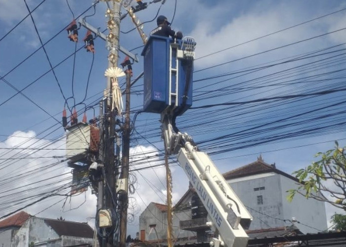 Pemkot Denpasar: Lampu Penerangan Jalan Akan Diganti dengan LED Demi Kenyamanan Pengendara