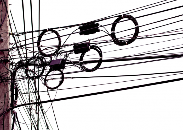 Pemkot Denpasar Tertibkan Kabel Semrawut Lewat SJUT