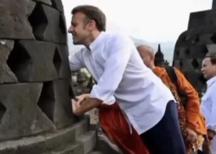 Viral! Video Presiden Macron dan Letkol Teddy Naiki Stupa Candi Borobudur, Tuai Kecaman Netizen 