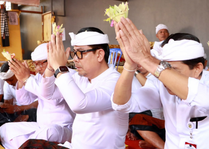 Wawali Denpasar Hadiri Puncak Karya Pura Gunung Sari, Harapkan Energi Positif bagi Warga Banjar