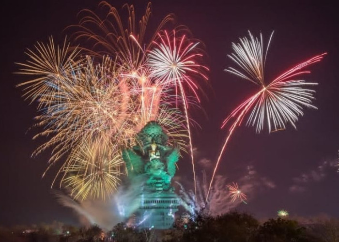Pesta Tahun Baru di GWK Tanpa Kembang Api, Diganti Musical Laser Show