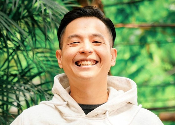 Ernest Prakasa Umumkan Pamit dari Twitter Usai Cibir Hadiah Jam Rolex Timnas Indonesia