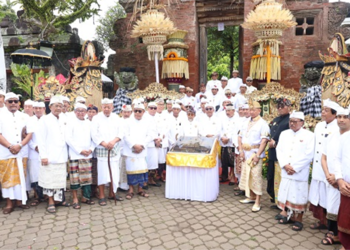 Wakil Walikota Denpasar Hadiri Karya Mamungkah di Puri Agung Jro Kuta 