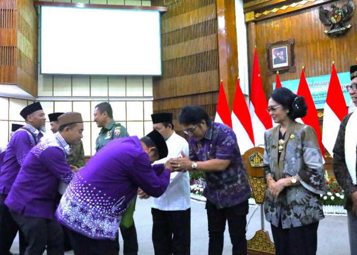 Pemprov Bali Lepas 672 Calon Jamaah Haji, Wagub Giri Prasta Beri Doa dan Dukungan Penuh