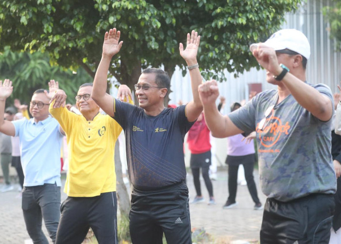 Dirut BPJS Kesehatan Ikut Senam Dahlan Iskan, Sebut Bisa Turunkan Risiko Serangan Jantung dan Diabetes