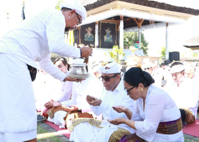 Puncak Karya Aci Purnama Kasa, Pemkot Denpasar Gelar Bhakti Pujawali di Pura Pengubengan Besakih
