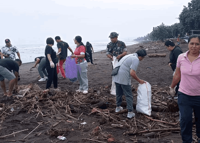 Camat Banjar Ajak Masyarakat Lakukan Gotong Royong Bersih Pantai untuk Jaga Kelestarian Pesisir