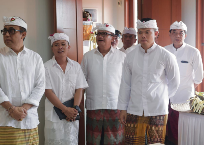 Jaya Negara Ngupasaksi Pemelaspasan Gedung Serbaguna Banjar Batanpoh