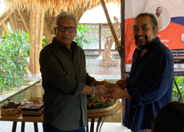 Lan Ananda Dorong Standarisasi Hipnoterapi Lewat Buku Baru 