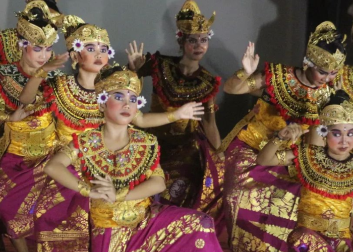 Dinas Kebudayaan Buleleng Kembali Gelar Pementasan Seni di RTH Taman Bung Karno