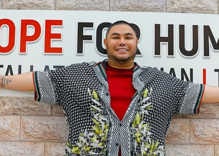 Masya Allah! Ivan Gunawan Sumbang Rp900 Juta untuk Palestina dari Hasil Jual Hijab