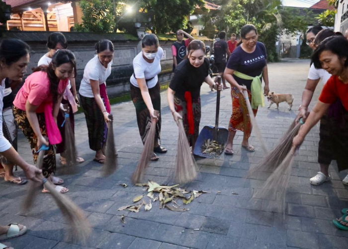Optimalisasi 10 Program Pokok PKK dan 6 SPM Posyandu Berbasis Budaya Lokal di Dua Titik