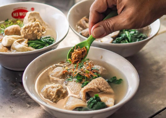 5 Tempat Warung Bakso Paling Enak di Denpasar Bali, Nomor 2 Bikin Ngiler!