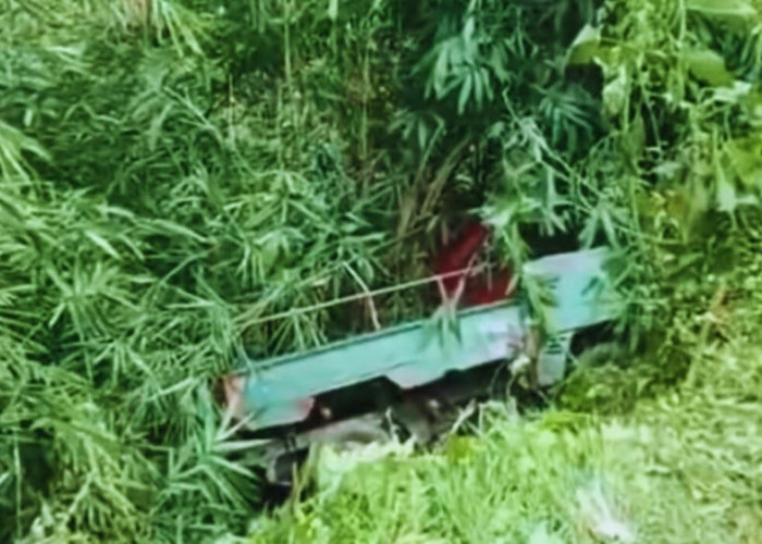 Truk Pengangkut LPG Masuk Jurang di Jalur Senganan–Apuan, Dua Kendaraan Terlibat Senggolan