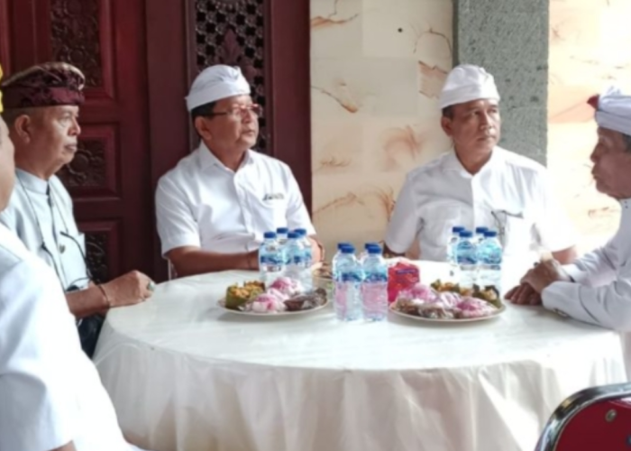 Camat Sawan Hadiri Upacara RSI Yadnya Apodgala Sulinggih di Desa Bebetin