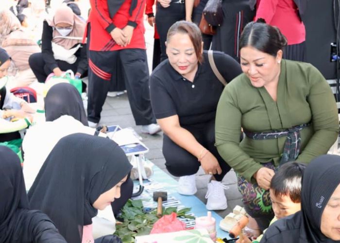 Semarak Gebyar Kreativitas TK Aisyiyah Denpasar, Ajarkan Anak Cinta Lingkungan Lewat Ecoprint
