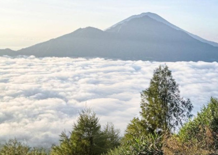 Selain Pantai, Inilah 5 Gunung di Bali yang Menawarkan Pesona Mendaki