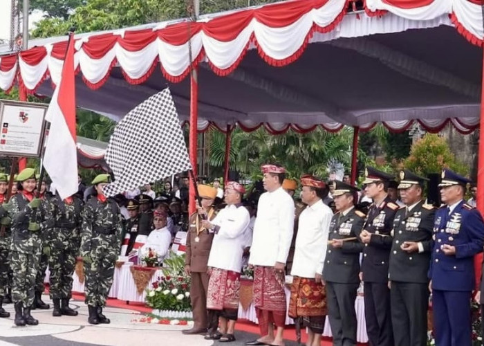 Gubernur Koster Pimpin Upacara Hari Pahlawan di Denpasar, Kapolda Bali Turut Hadir Kenang Semangat Perjuangan