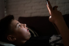 Stop Doomscrolling? New York Pasang Peringatan Mental di Medsos