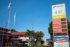 Bahlil Tegaskan BBM Belum Dibatasi, Warga Diminta Tak Panic Buying