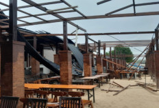 Angin Kencang Terjang Pantai Jimbaran, Enam Kafe Porak Poranda